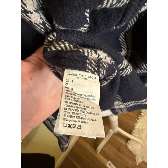 NWT! American Eagle Hooded Flannel Button Up Shirt Navy Size Large - Picture 8 of 8